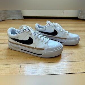Nike Women’s 8.5 Court Legacy Lift